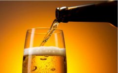 金龍泉王牌啤酒度數(shù)？(龍山泉啤酒度數(shù)大嗎？)